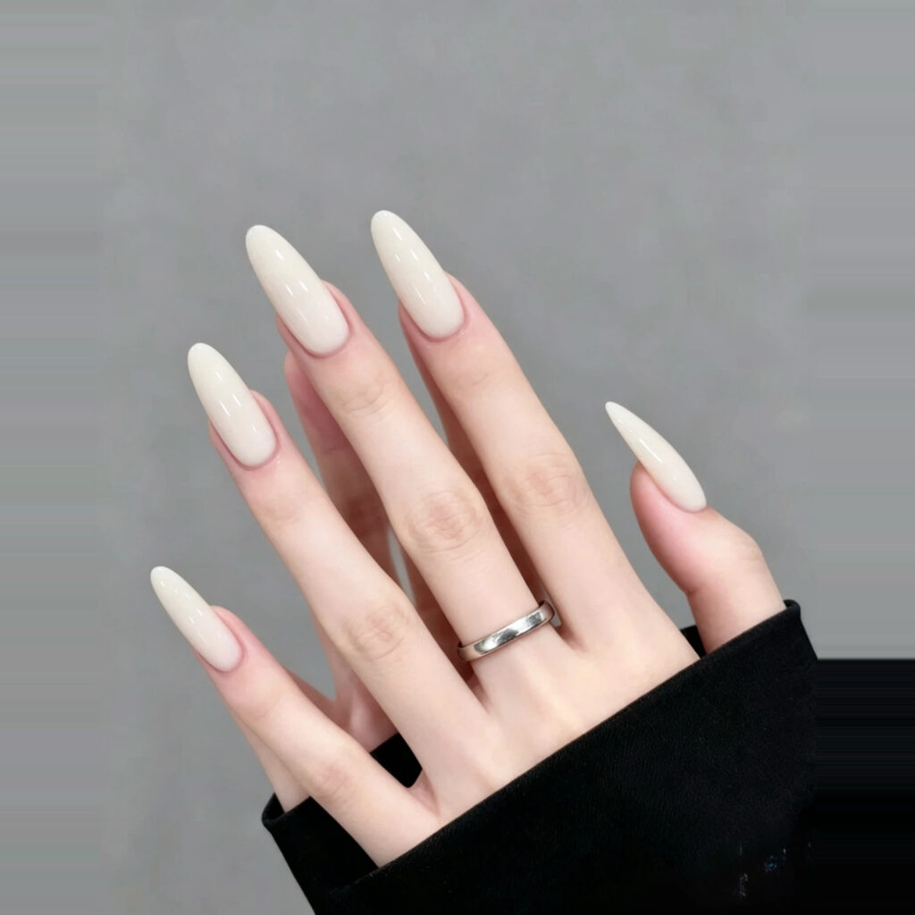 GH02 - Cream Ivory Gloss