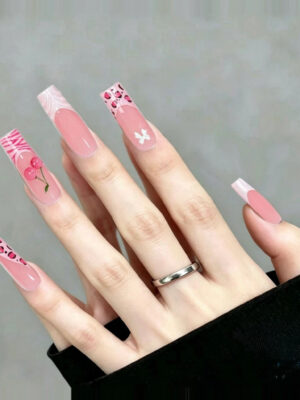 nail_art_on_hand