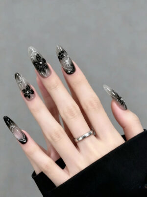 nail_art_on_hand