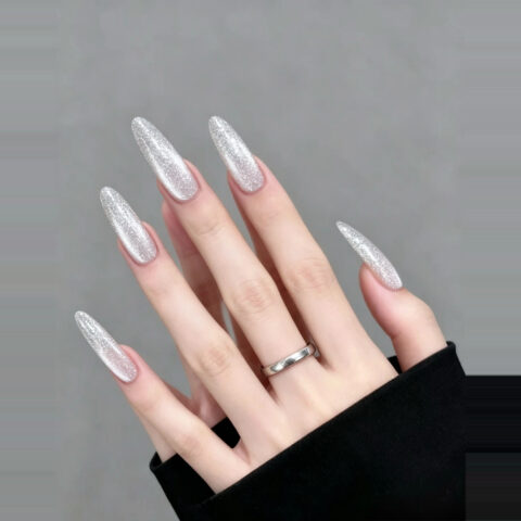 nail_art_on_hand