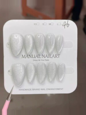 GH01 -Silver Glitter Cat Eye